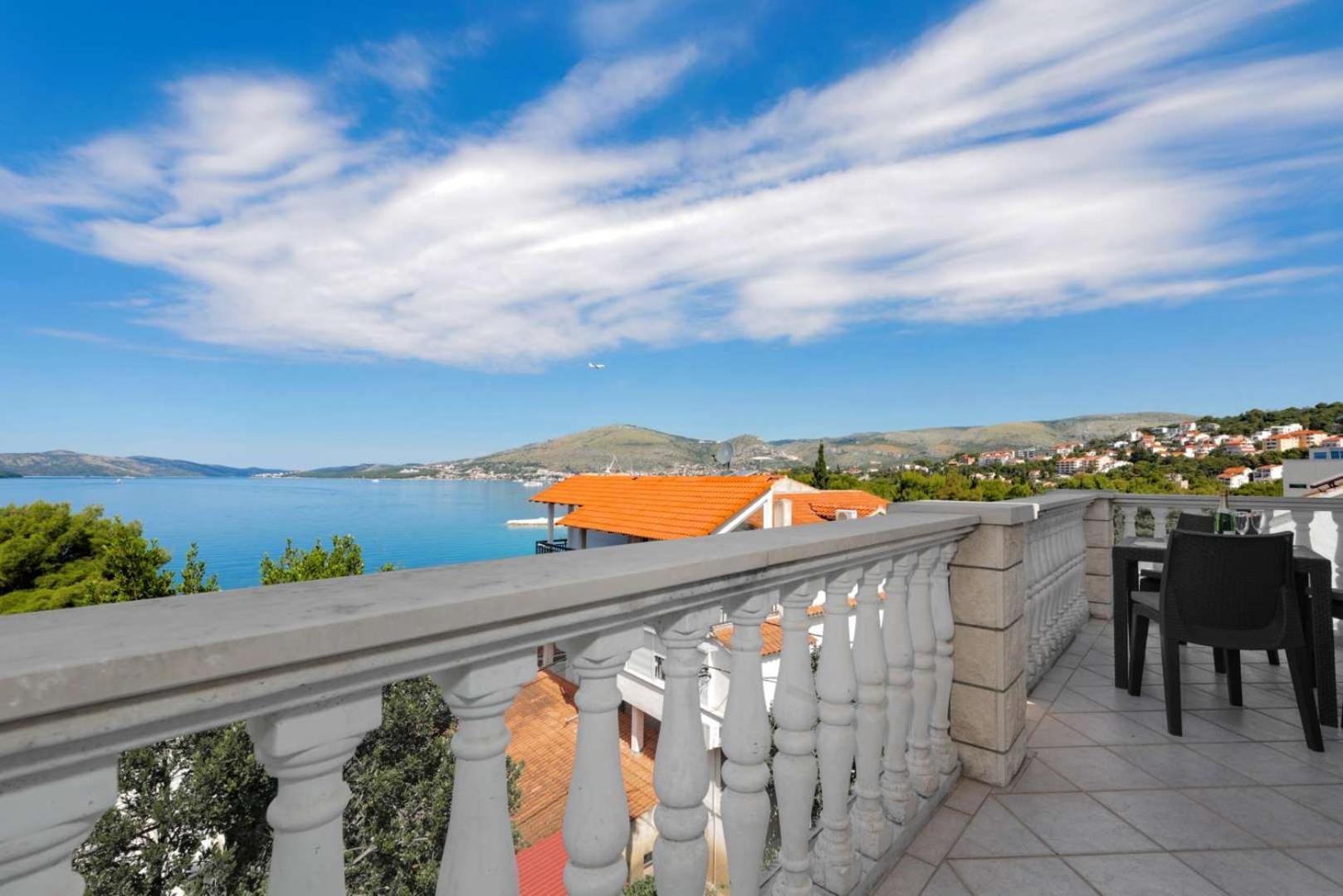 Apartments Lovric Trogir Exterior foto